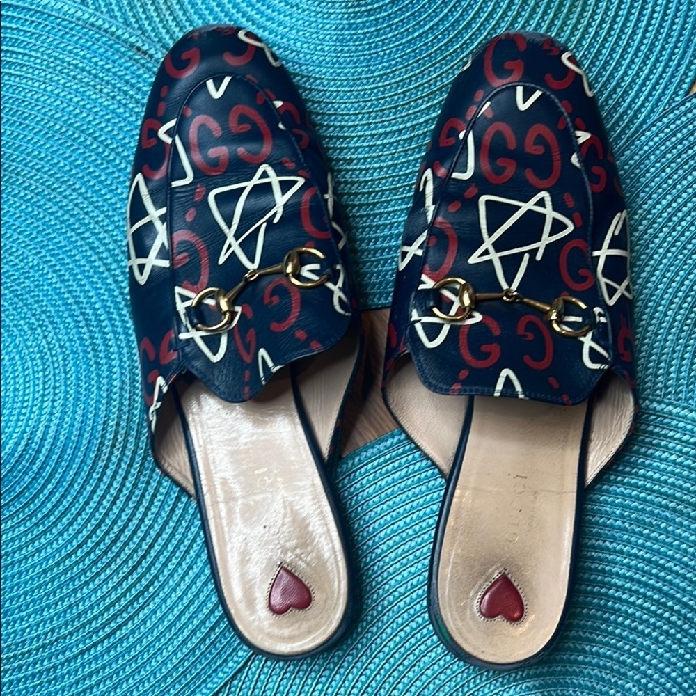 Gucci Women's Blue and Red Loafers size 40.5